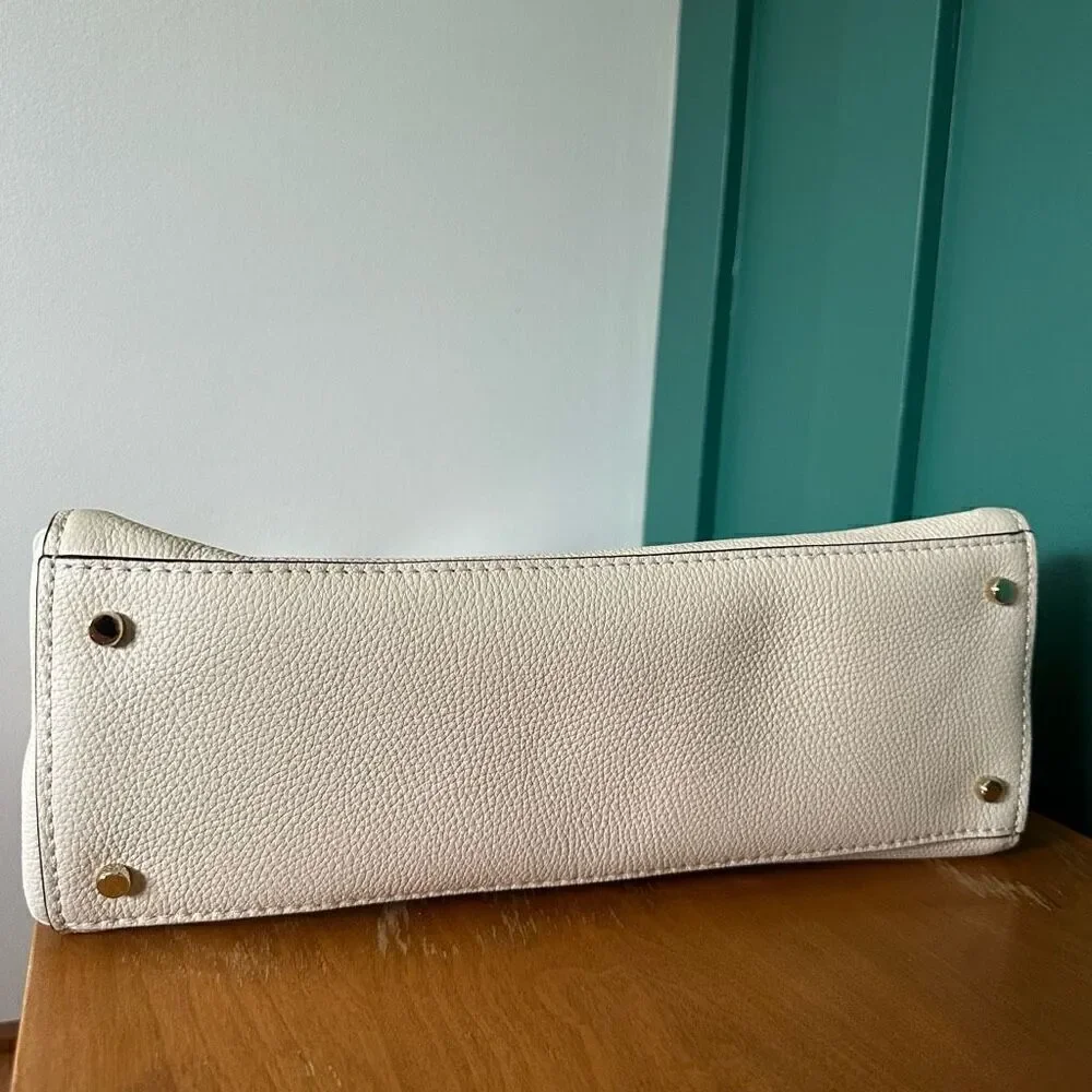Kate Spade Naomi Tote in Pebbled Leather Soft Limestone Off White